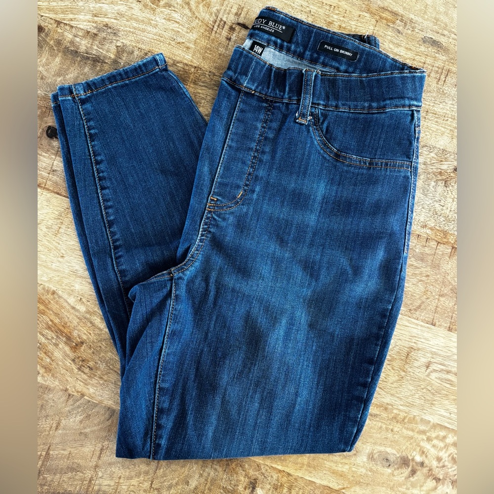 Judy Blue Pull On Skinny Jeans